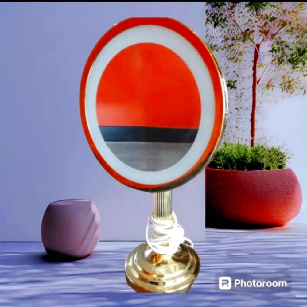 Vanity mirror